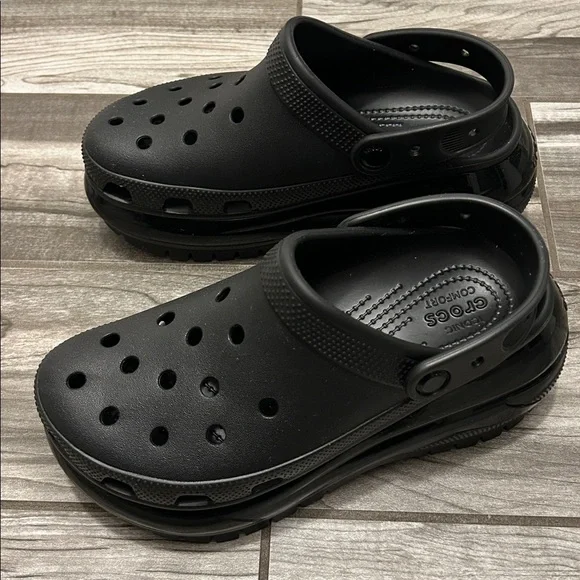 Crocs™ Bae Clog - Picture 2 of 14